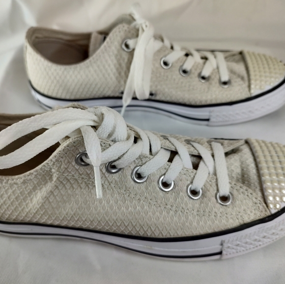 Converse Cream Woven •LOW TOP• Ladies Womens 8 Buff Sneakers. Bedazzled toe cap - Picture 2 of 6